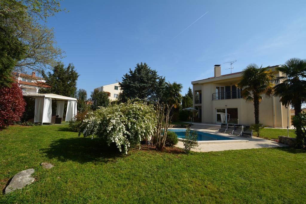 Apartments Gala Porec Esterno foto