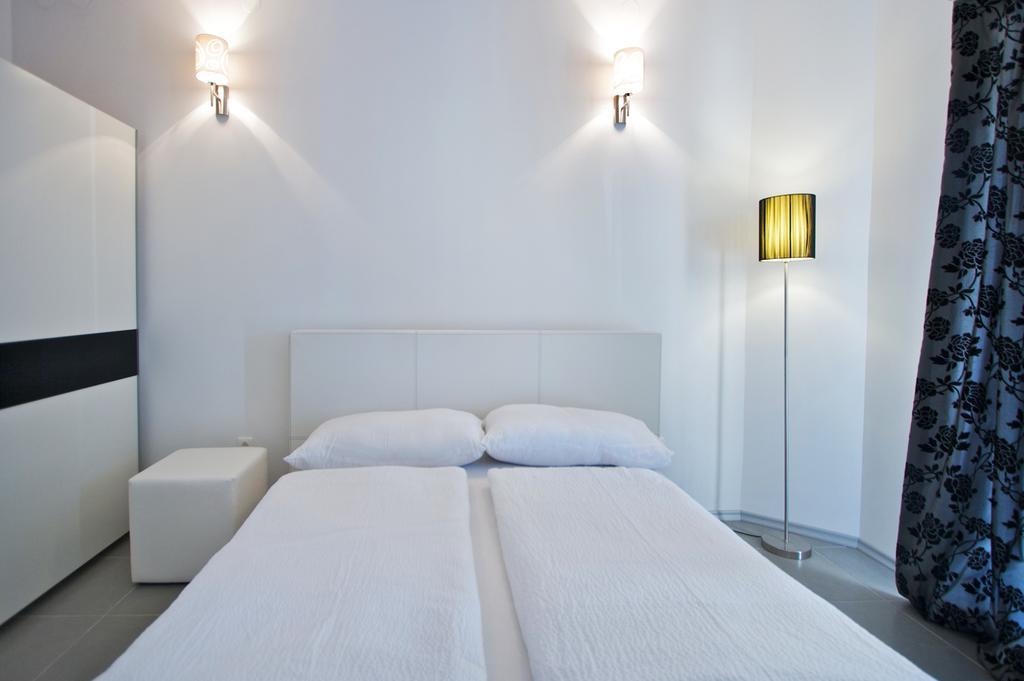 Apartments Gala Porec Esterno foto