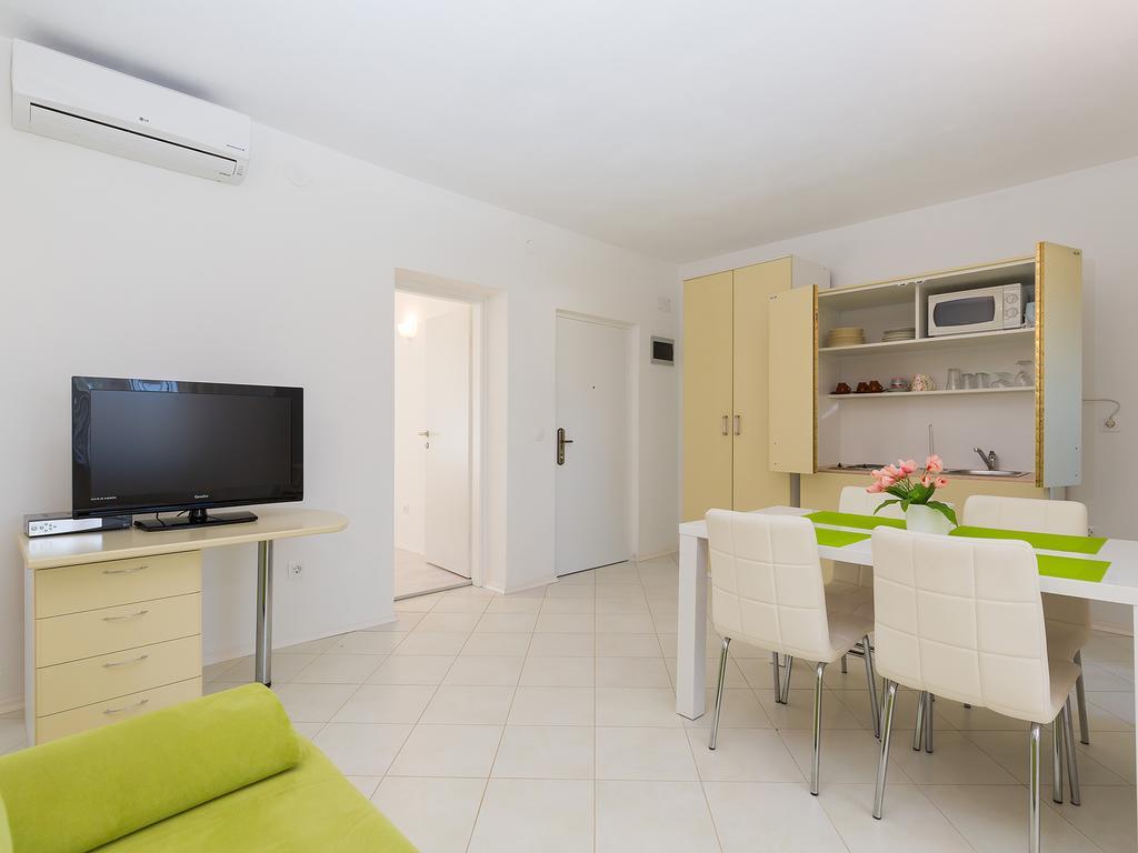 Apartments Gala Porec Esterno foto