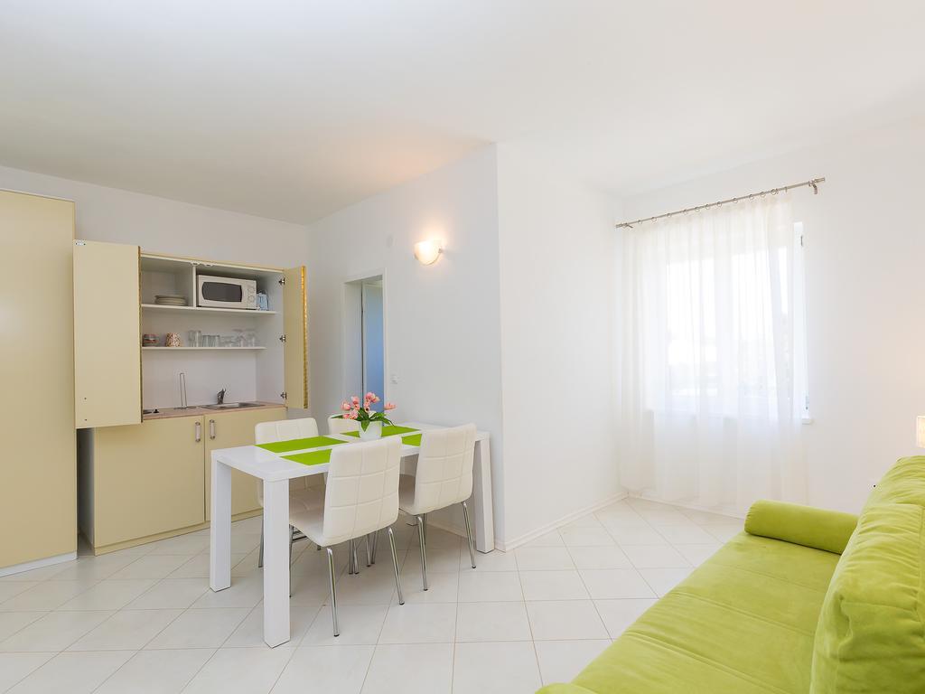Apartments Gala Porec Esterno foto