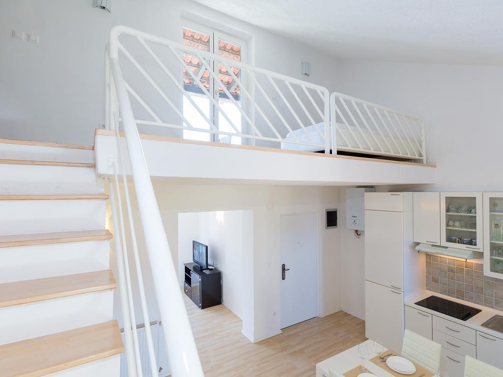 Apartments Gala Porec Esterno foto